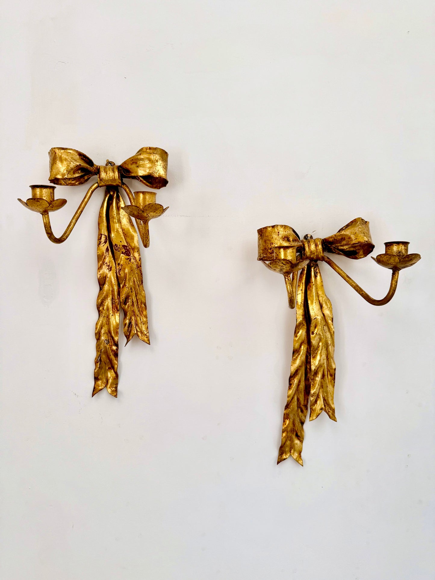 Pair of 1940s Italian Toleware Bow Sconces