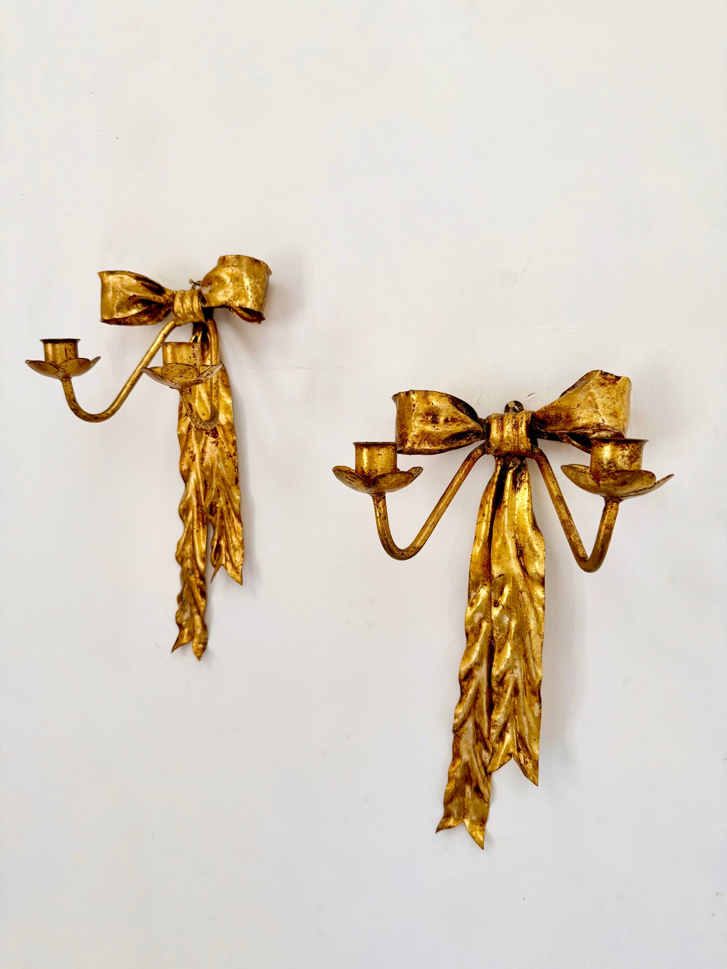 Pair of 1940s Italian Toleware Bow Sconces