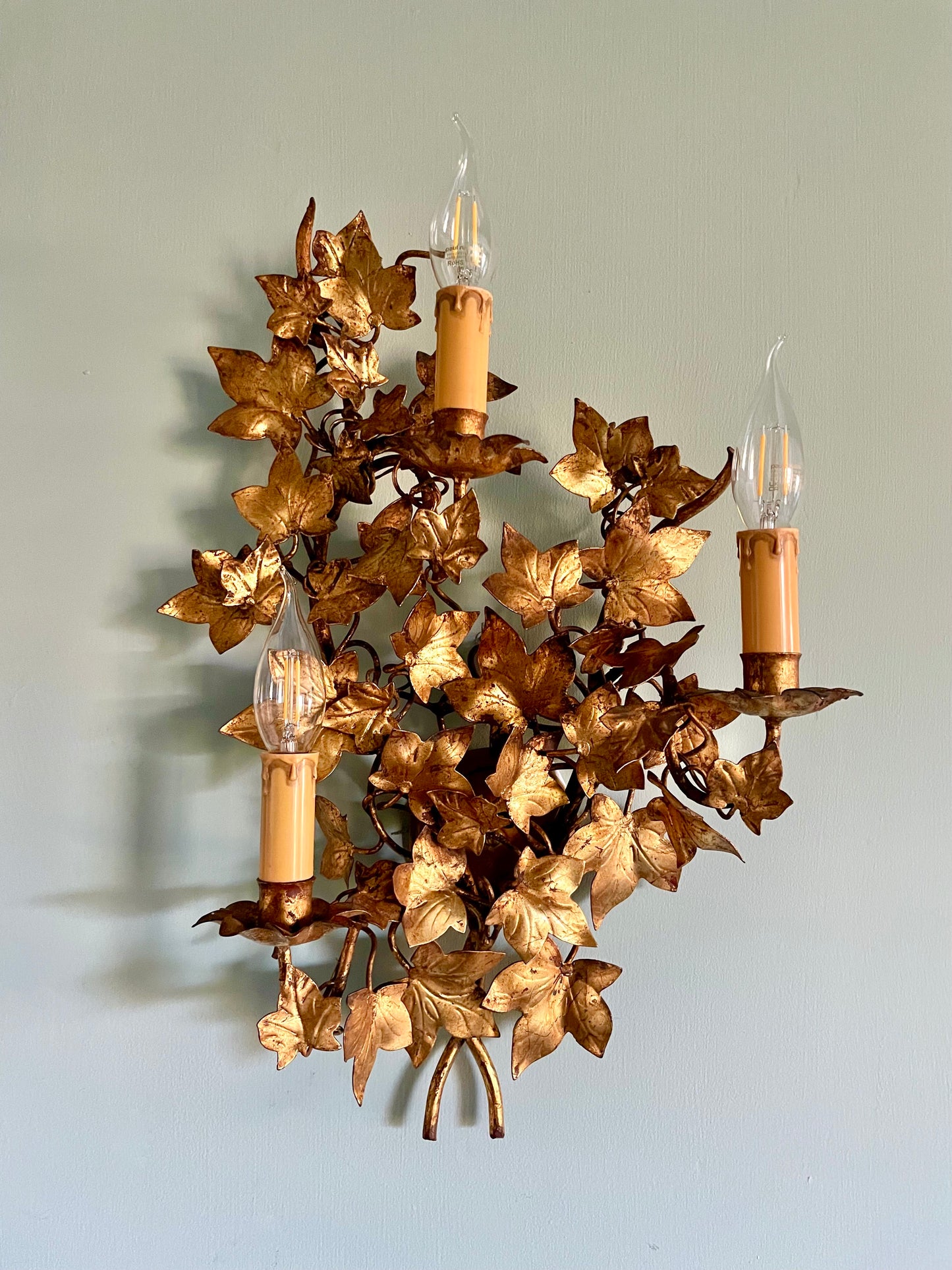 Large 1940s Florentine Gilt Ivy Wall Light