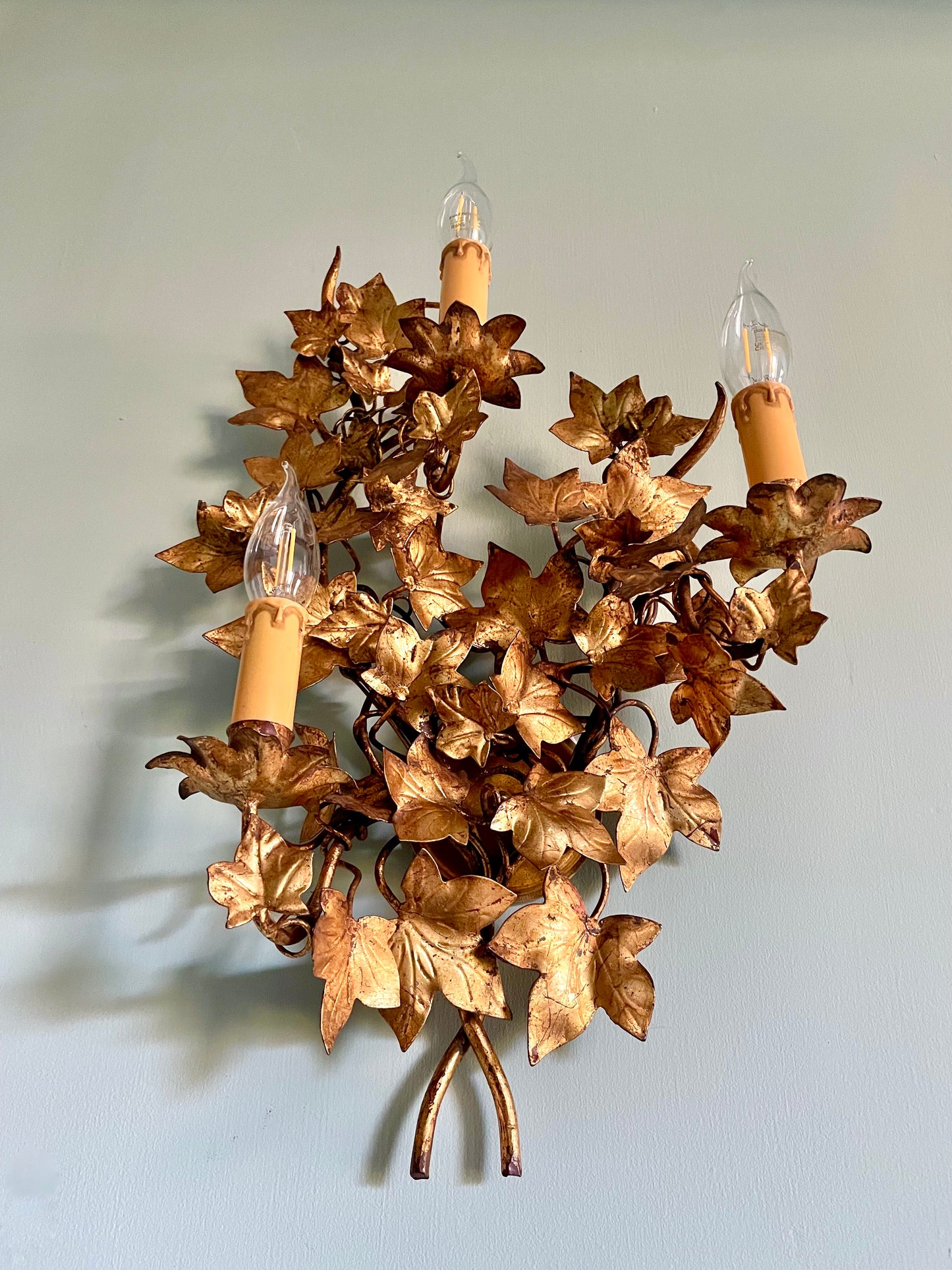 Large 1940s Florentine Gilt Ivy Wall Light