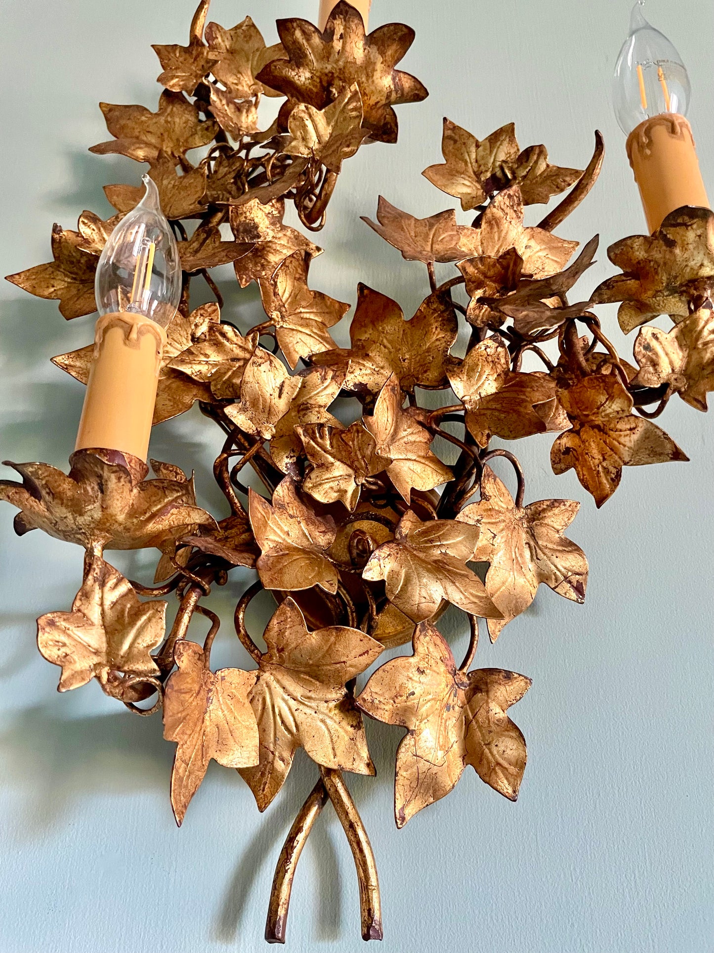 Large 1940s Florentine Gilt Ivy Wall Light
