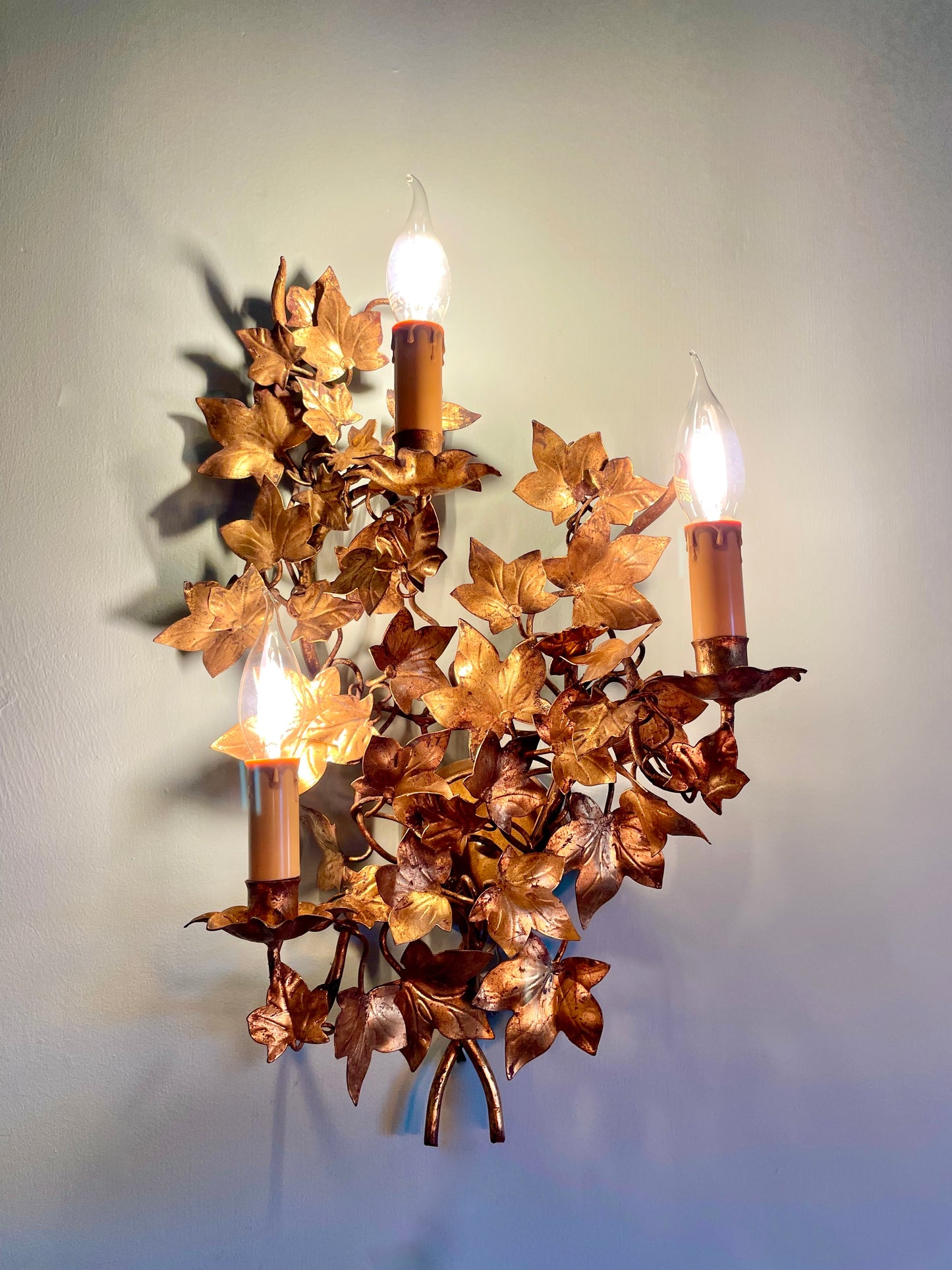 Large 1940s Florentine Gilt Ivy Wall Light